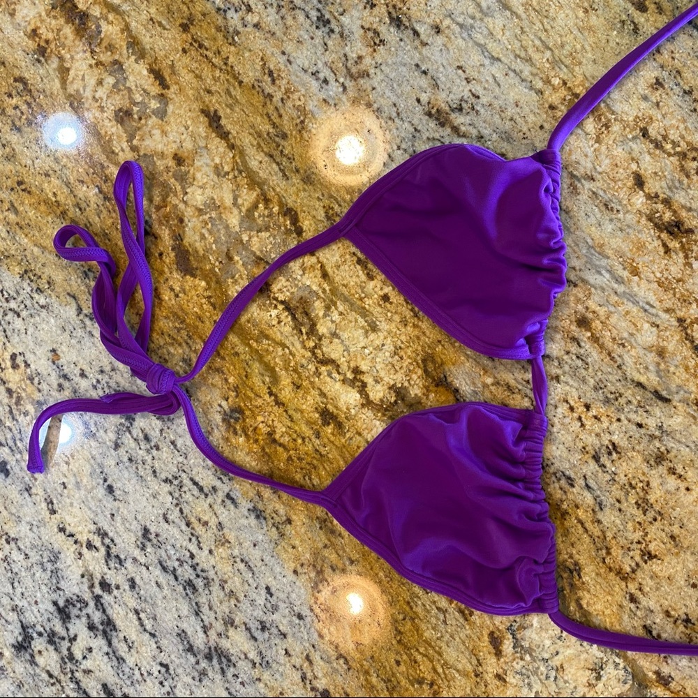 Bikini triangle top